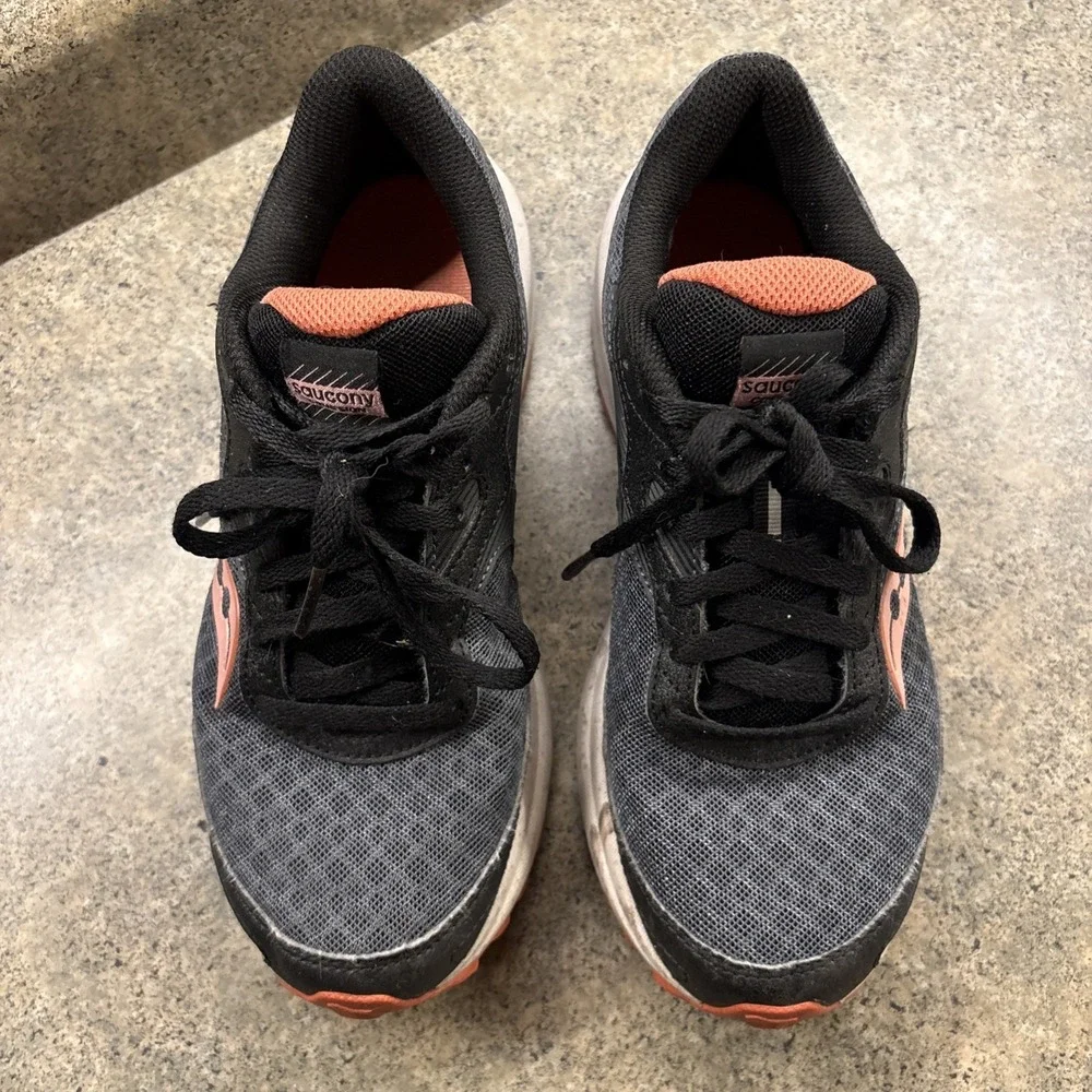 Saucony Women's Cohesion TR16 hiking shoes in shadow/ember Sz 7.5